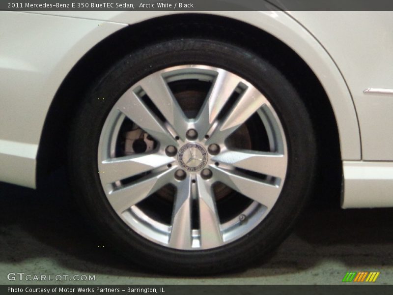 Arctic White / Black 2011 Mercedes-Benz E 350 BlueTEC Sedan