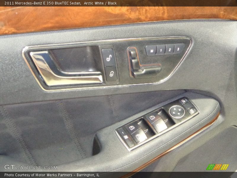 Arctic White / Black 2011 Mercedes-Benz E 350 BlueTEC Sedan