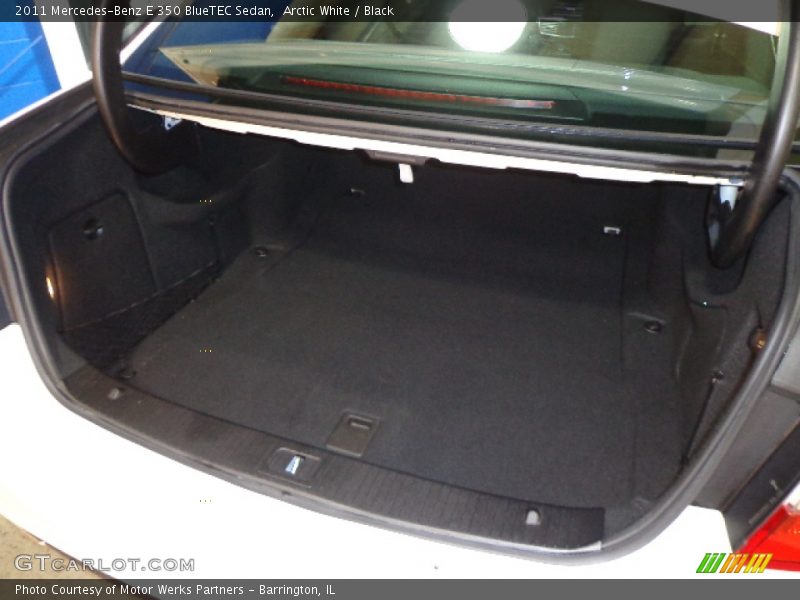 Arctic White / Black 2011 Mercedes-Benz E 350 BlueTEC Sedan