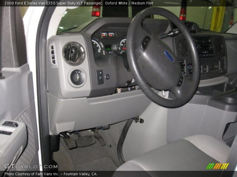 Oxford White / Medium Flint 2009 Ford E Series Van E350 Super Duty XLT Passenger