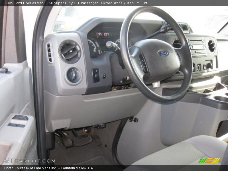Dashboard of 2009 E Series Van E350 Super Duty XLT Passenger