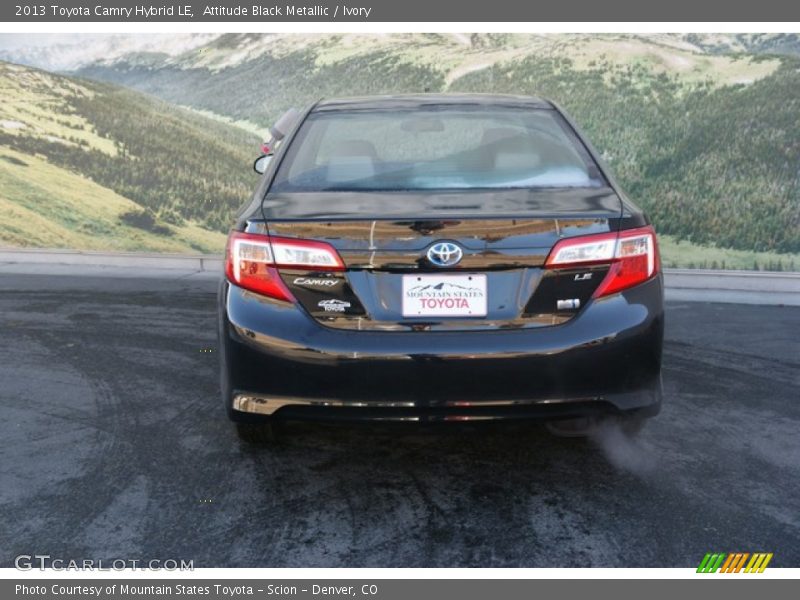 Attitude Black Metallic / Ivory 2013 Toyota Camry Hybrid LE