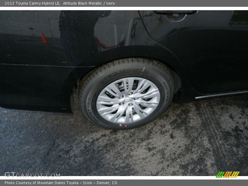 Attitude Black Metallic / Ivory 2013 Toyota Camry Hybrid LE