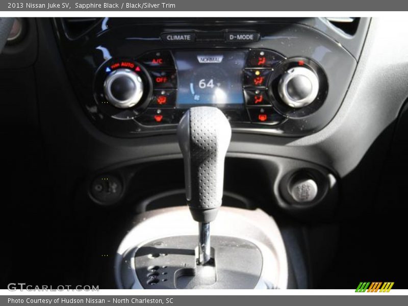Sapphire Black / Black/Silver Trim 2013 Nissan Juke SV