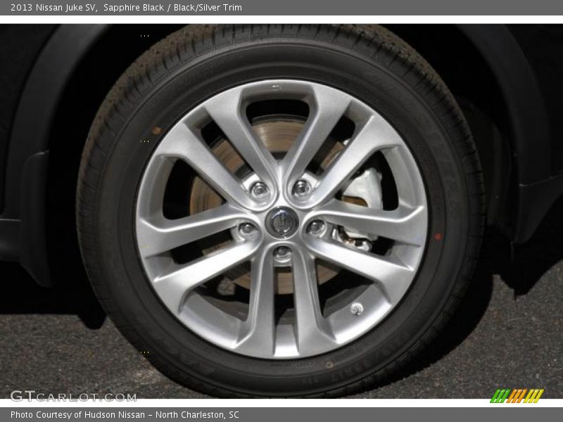 Sapphire Black / Black/Silver Trim 2013 Nissan Juke SV