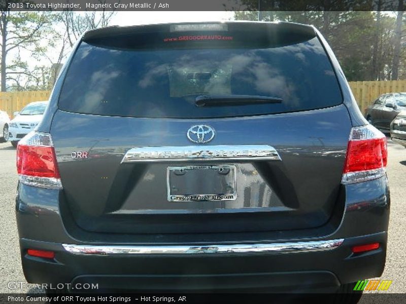 Magnetic Gray Metallic / Ash 2013 Toyota Highlander