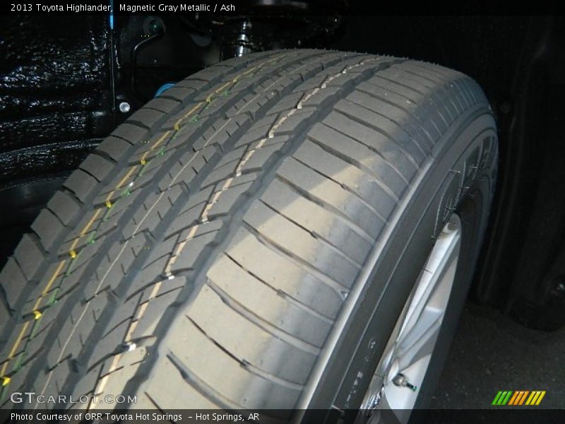 Magnetic Gray Metallic / Ash 2013 Toyota Highlander