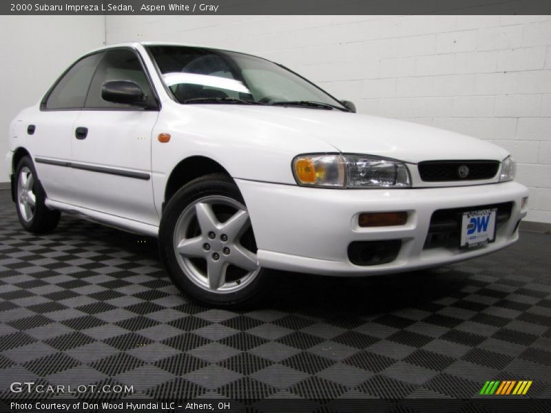 Aspen White / Gray 2000 Subaru Impreza L Sedan