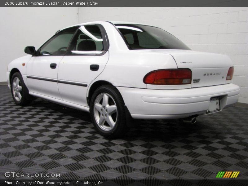 Aspen White / Gray 2000 Subaru Impreza L Sedan