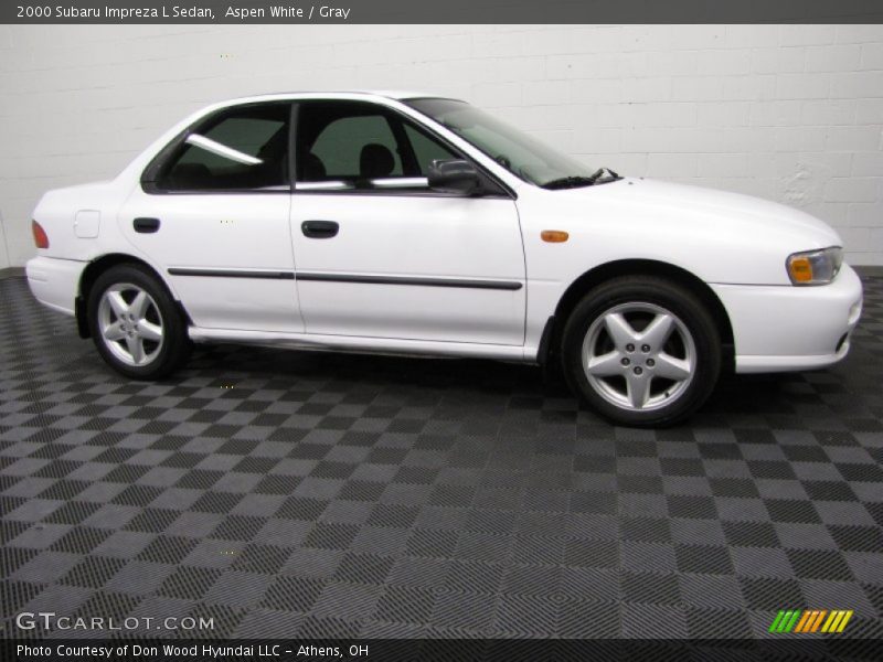  2000 Impreza L Sedan Aspen White