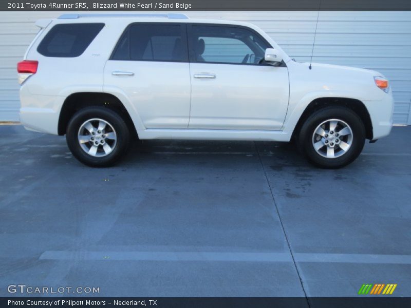Blizzard White Pearl / Sand Beige 2011 Toyota 4Runner SR5