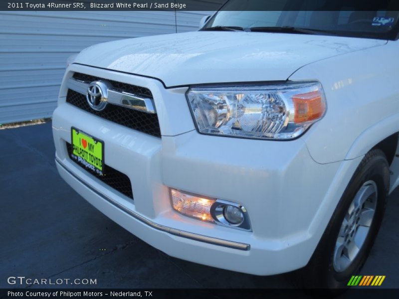Blizzard White Pearl / Sand Beige 2011 Toyota 4Runner SR5