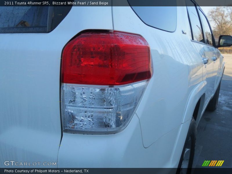 Blizzard White Pearl / Sand Beige 2011 Toyota 4Runner SR5