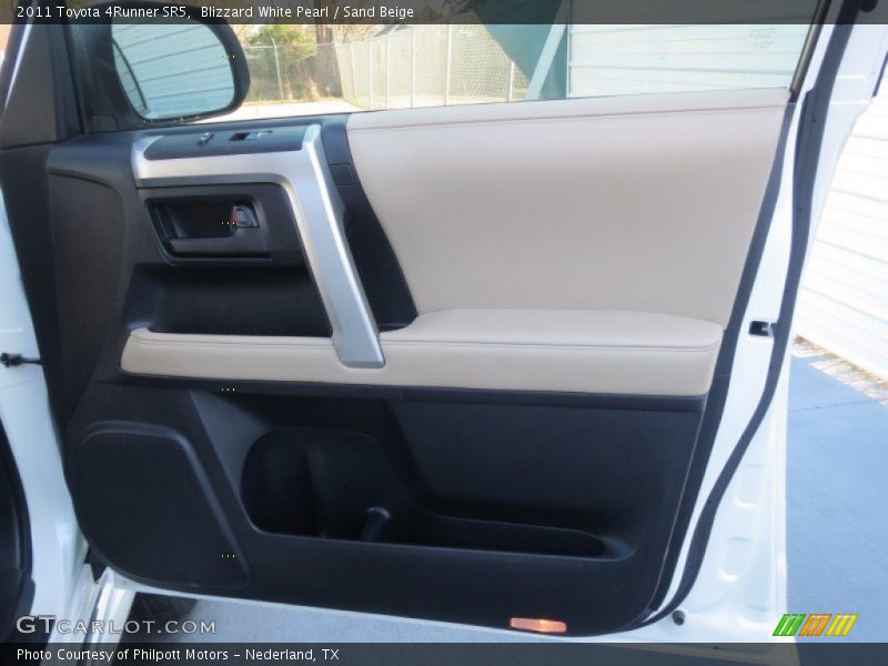 Blizzard White Pearl / Sand Beige 2011 Toyota 4Runner SR5