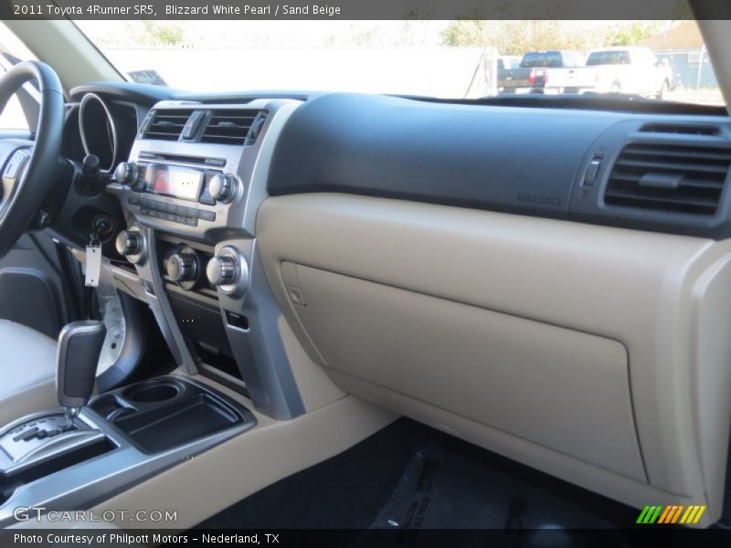 Blizzard White Pearl / Sand Beige 2011 Toyota 4Runner SR5