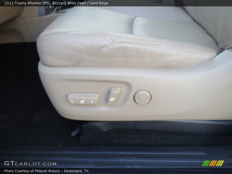 Blizzard White Pearl / Sand Beige 2011 Toyota 4Runner SR5