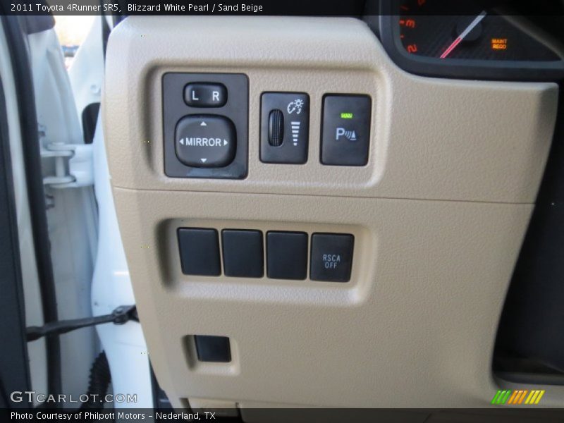 Blizzard White Pearl / Sand Beige 2011 Toyota 4Runner SR5