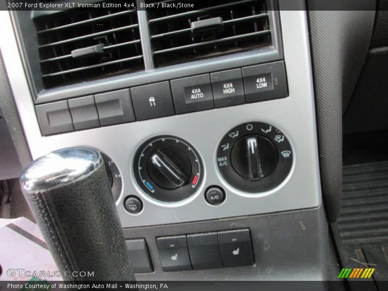 Controls of 2007 Explorer XLT Ironman Edition 4x4