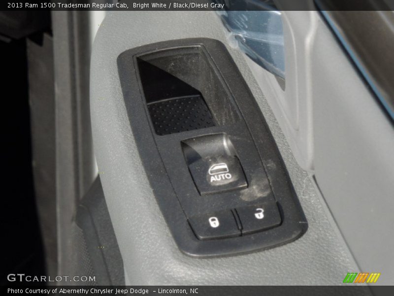 Bright White / Black/Diesel Gray 2013 Ram 1500 Tradesman Regular Cab