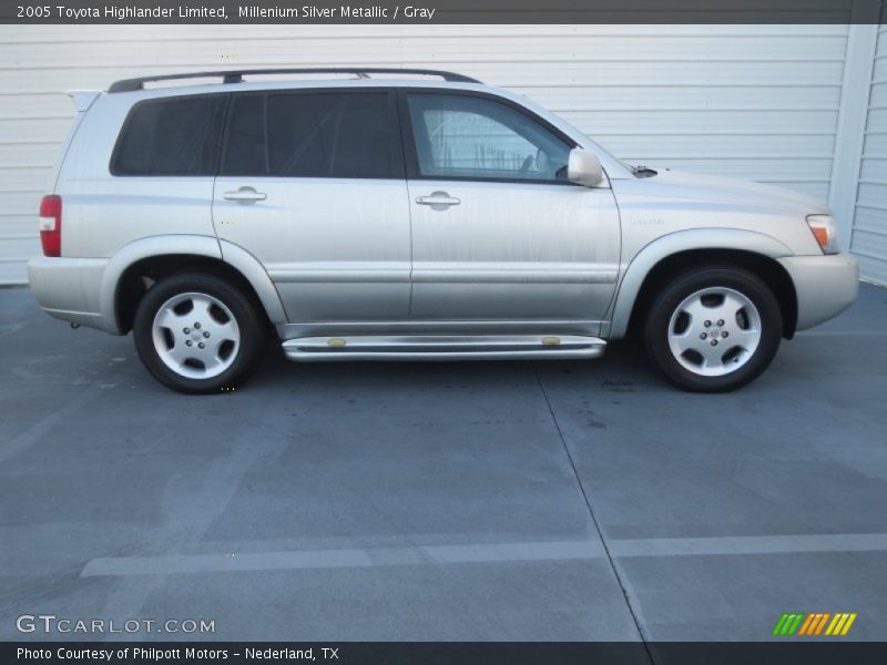 Millenium Silver Metallic / Gray 2005 Toyota Highlander Limited