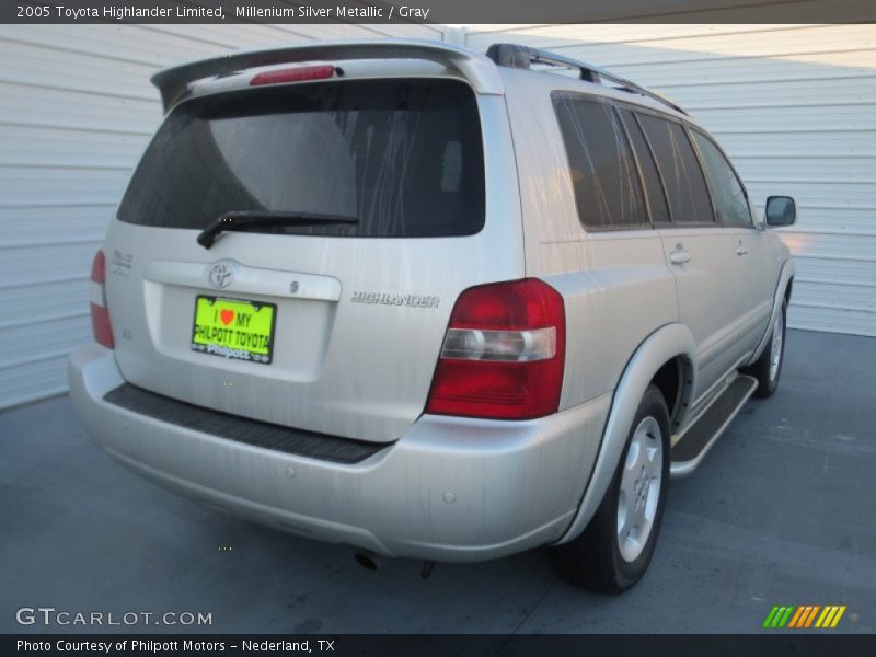 Millenium Silver Metallic / Gray 2005 Toyota Highlander Limited