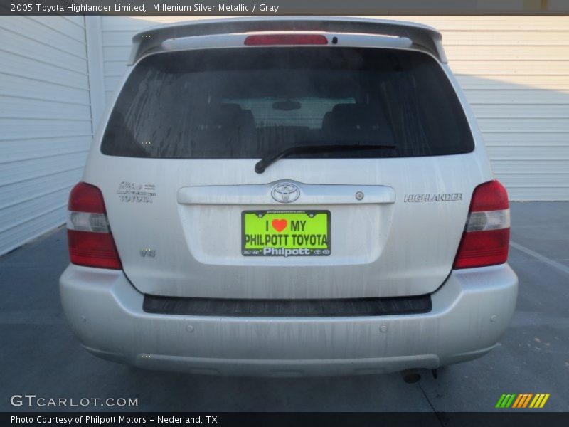 Millenium Silver Metallic / Gray 2005 Toyota Highlander Limited