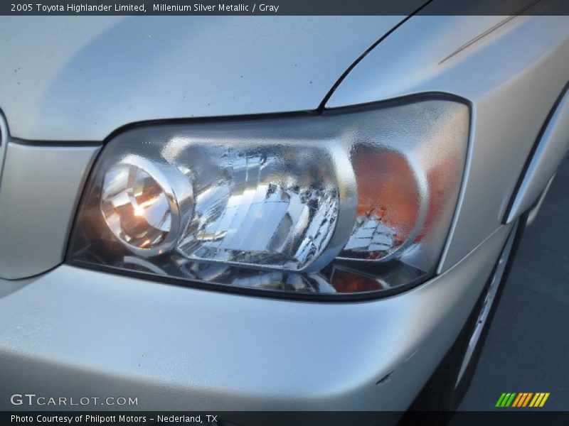 Millenium Silver Metallic / Gray 2005 Toyota Highlander Limited