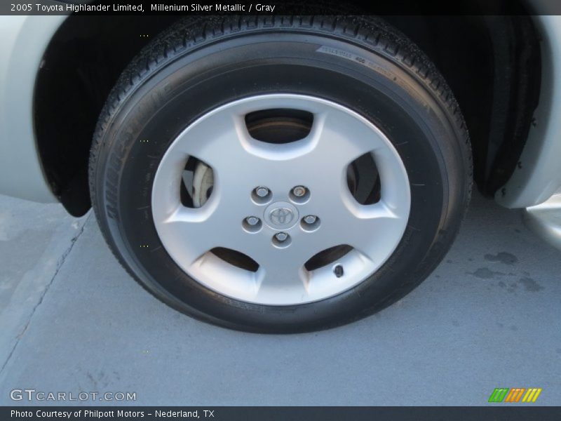 Millenium Silver Metallic / Gray 2005 Toyota Highlander Limited