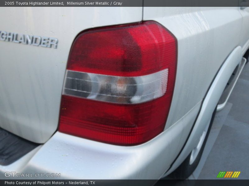 Millenium Silver Metallic / Gray 2005 Toyota Highlander Limited