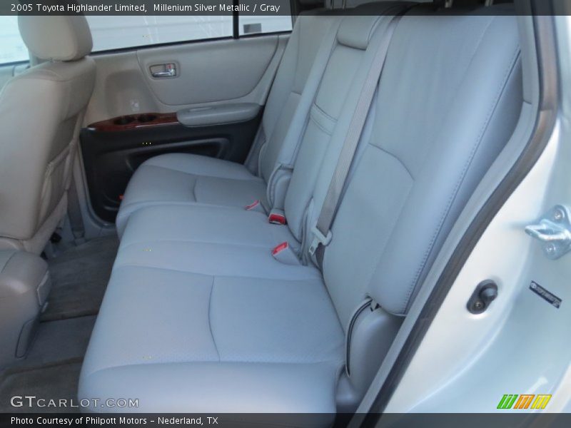 Millenium Silver Metallic / Gray 2005 Toyota Highlander Limited