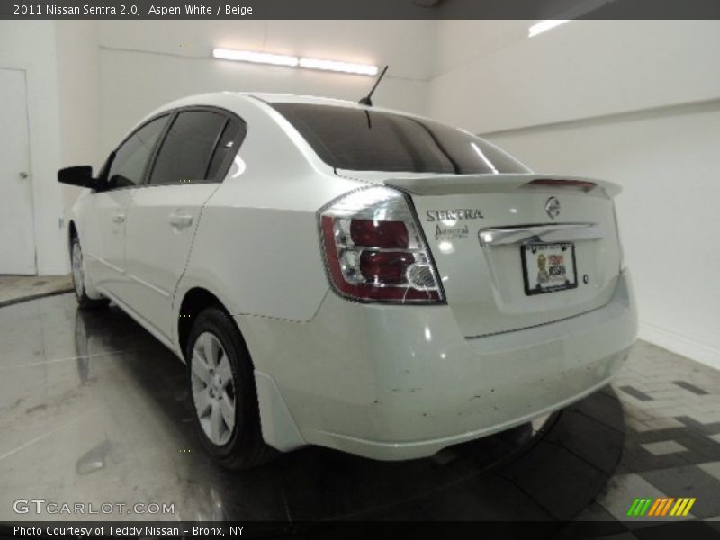 Aspen White / Beige 2011 Nissan Sentra 2.0