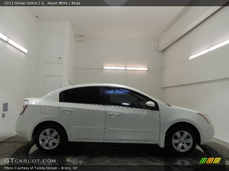 Aspen White / Beige 2011 Nissan Sentra 2.0