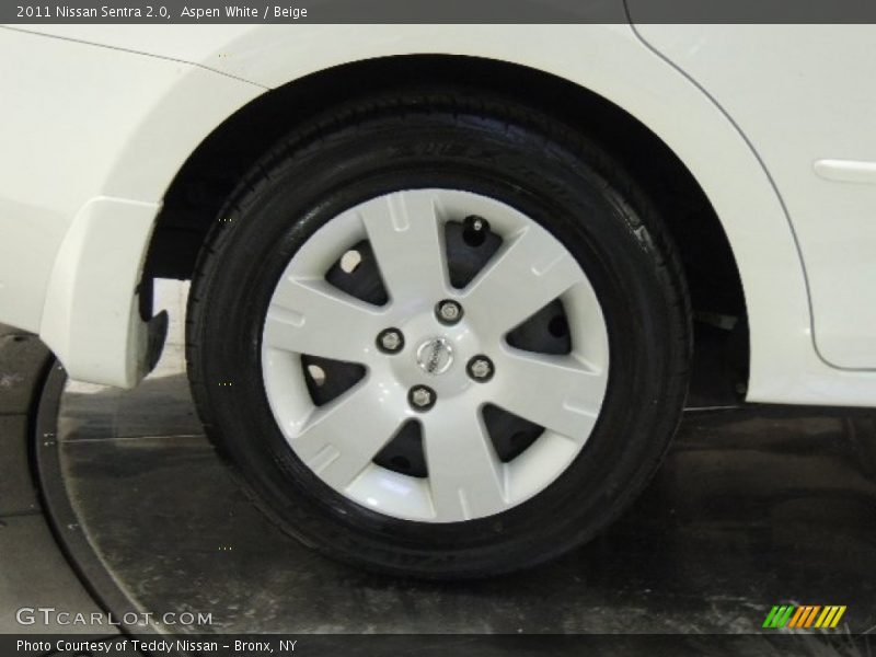 Aspen White / Beige 2011 Nissan Sentra 2.0