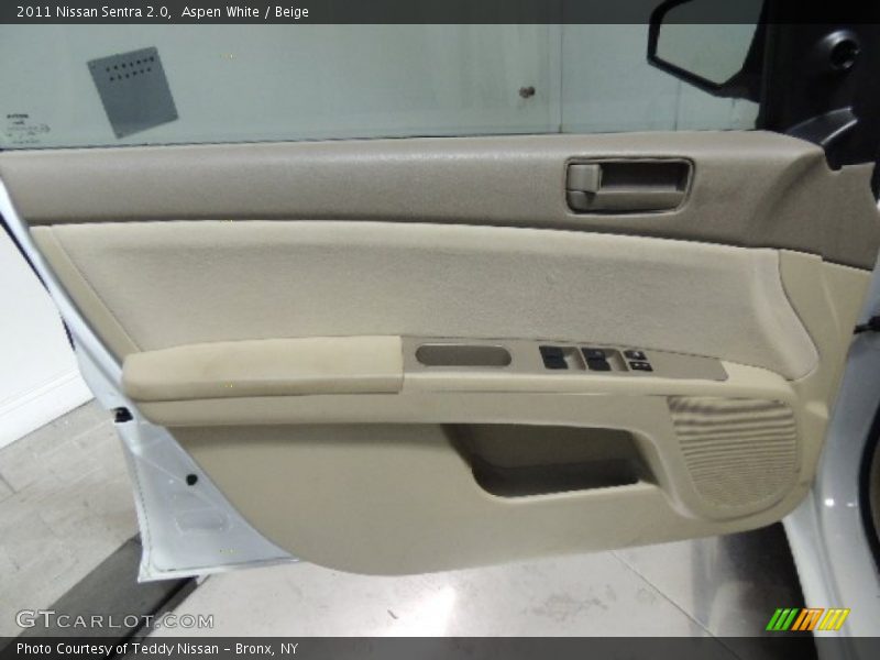Aspen White / Beige 2011 Nissan Sentra 2.0