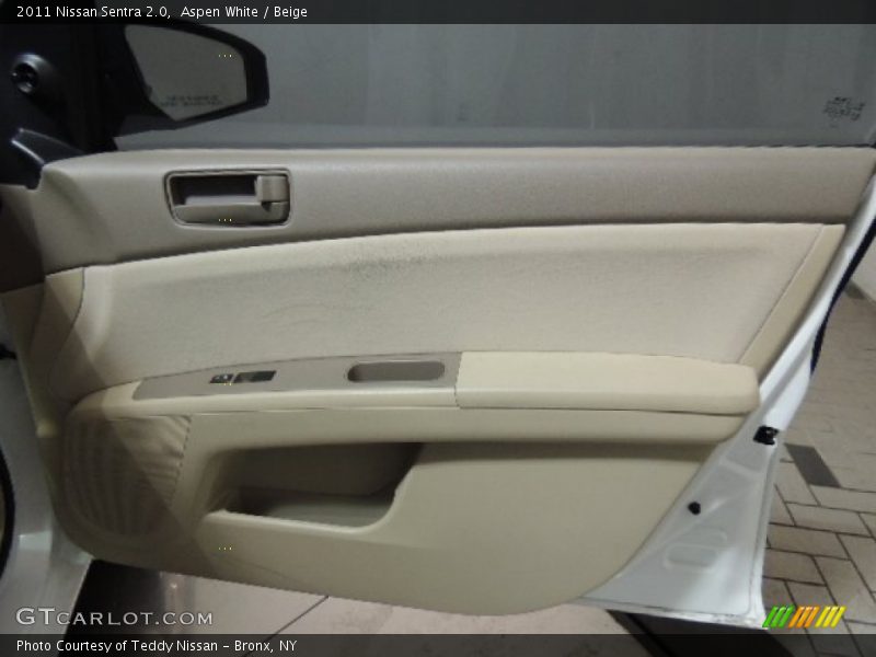Aspen White / Beige 2011 Nissan Sentra 2.0