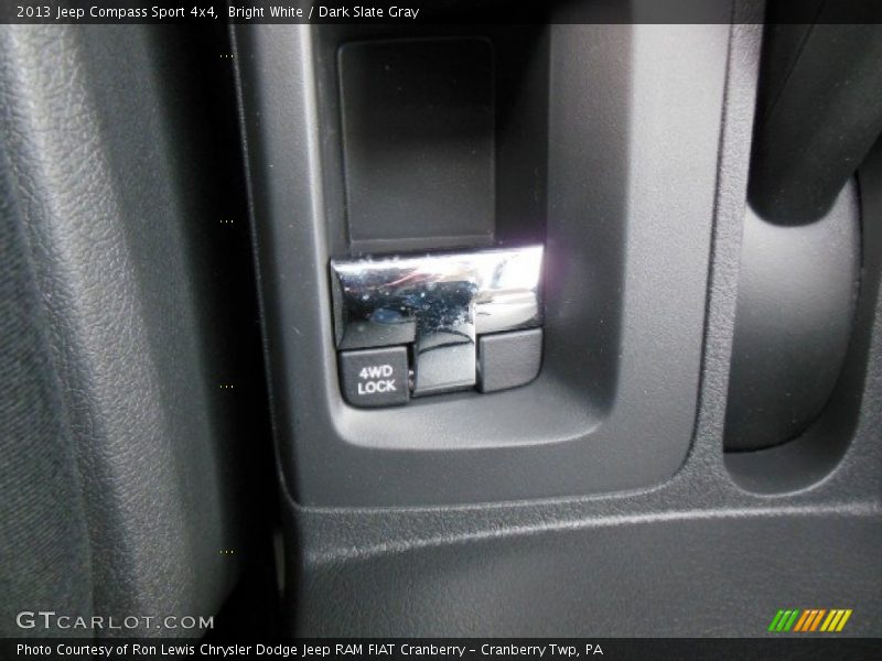 Bright White / Dark Slate Gray 2013 Jeep Compass Sport 4x4