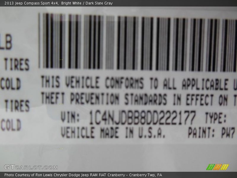Bright White / Dark Slate Gray 2013 Jeep Compass Sport 4x4
