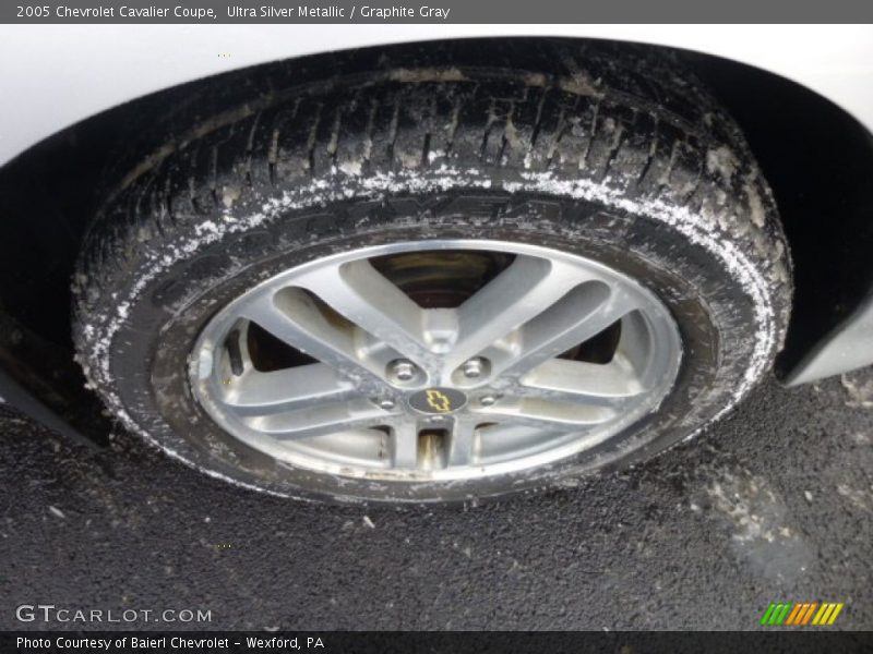 Ultra Silver Metallic / Graphite Gray 2005 Chevrolet Cavalier Coupe