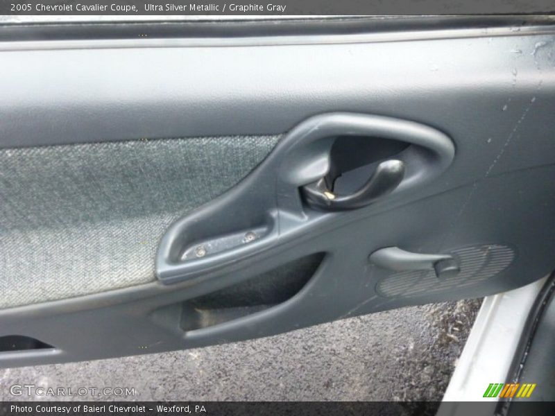 Ultra Silver Metallic / Graphite Gray 2005 Chevrolet Cavalier Coupe
