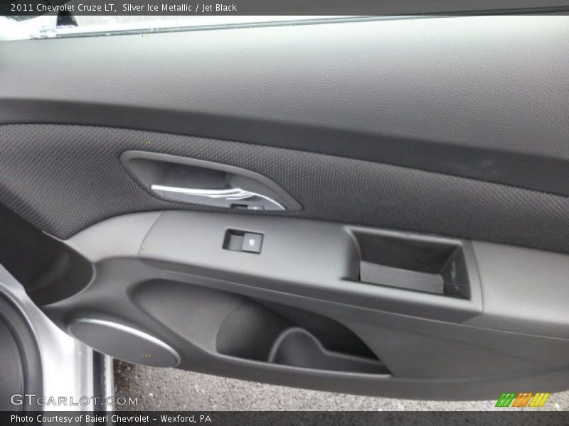 Silver Ice Metallic / Jet Black 2011 Chevrolet Cruze LT