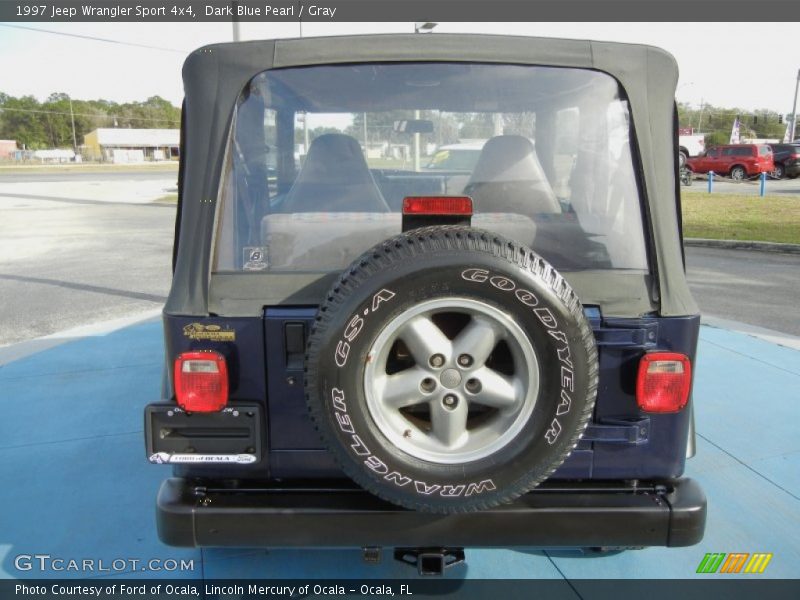 Dark Blue Pearl / Gray 1997 Jeep Wrangler Sport 4x4