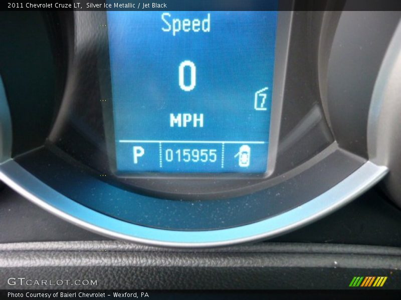 Silver Ice Metallic / Jet Black 2011 Chevrolet Cruze LT