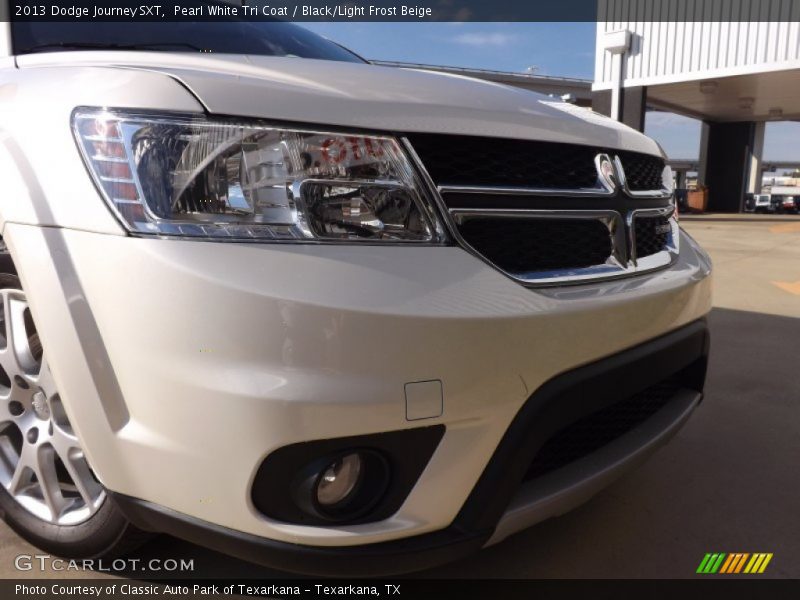Pearl White Tri Coat / Black/Light Frost Beige 2013 Dodge Journey SXT