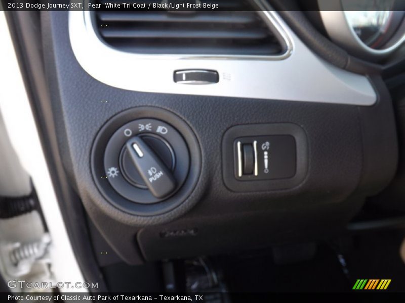 Pearl White Tri Coat / Black/Light Frost Beige 2013 Dodge Journey SXT