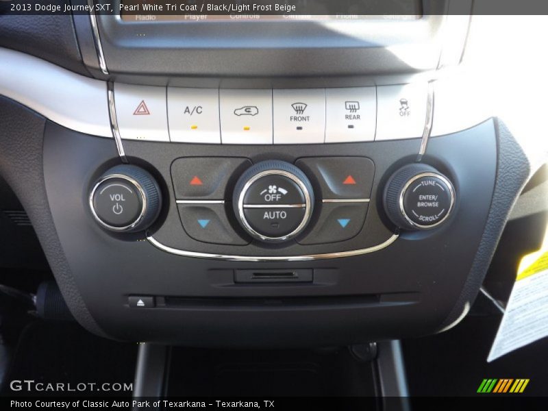Pearl White Tri Coat / Black/Light Frost Beige 2013 Dodge Journey SXT
