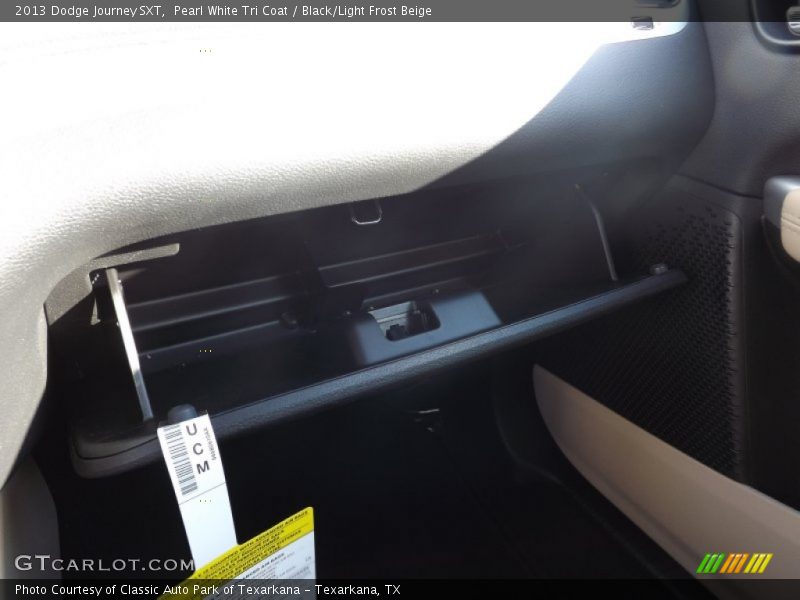 Pearl White Tri Coat / Black/Light Frost Beige 2013 Dodge Journey SXT
