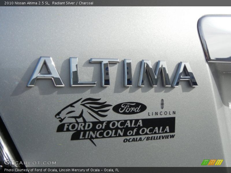 Radiant Silver / Charcoal 2010 Nissan Altima 2.5 SL