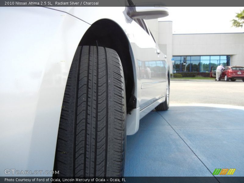 Radiant Silver / Charcoal 2010 Nissan Altima 2.5 SL