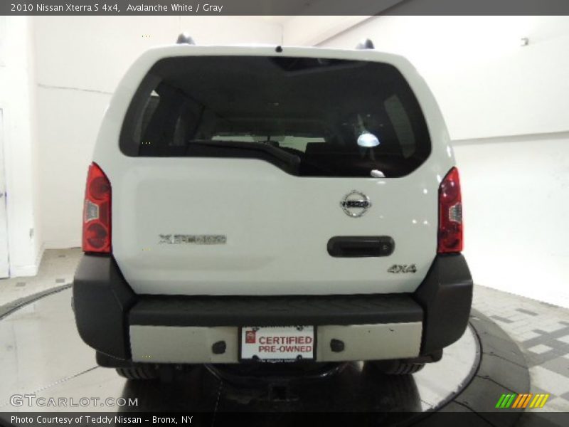 Avalanche White / Gray 2010 Nissan Xterra S 4x4