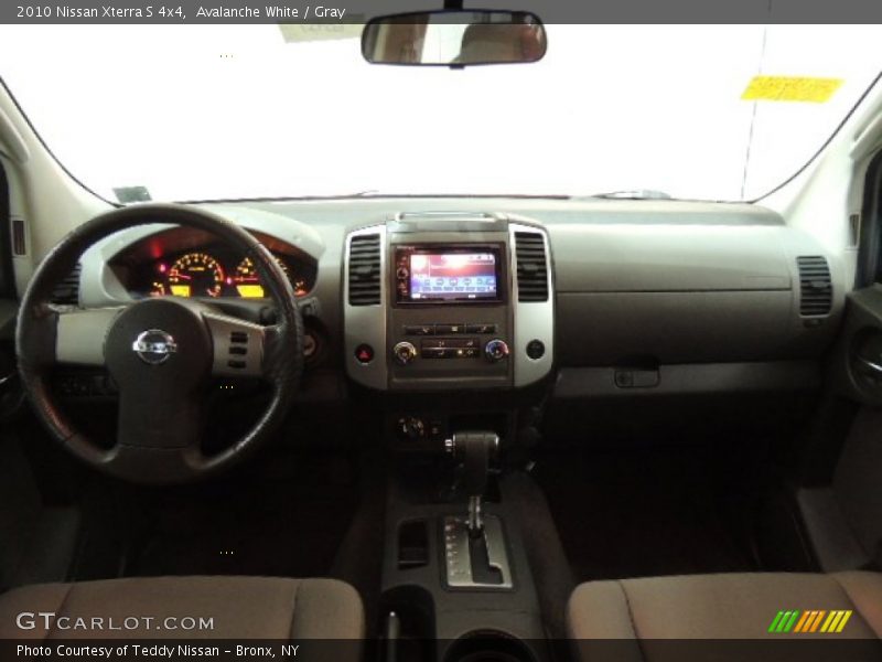 Avalanche White / Gray 2010 Nissan Xterra S 4x4